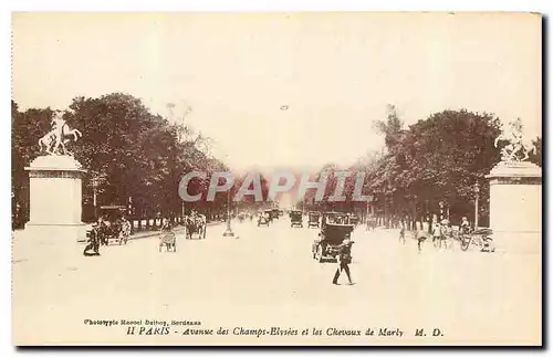 Cartes postales Paris Avenue des Champs Elysees et les Chevaux de Marly