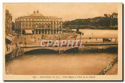 Cartes postales Bayonne B P Pont Mayou et Place de la Liberte