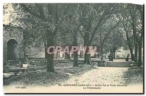 Cartes postales Guerande Loire Inf Sortie de la Porte Bizienne La Promenade