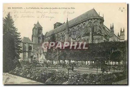 Ansichtskarte AK Bourges La Cathedrale vue prise du jardin de l'Hotel de Ville