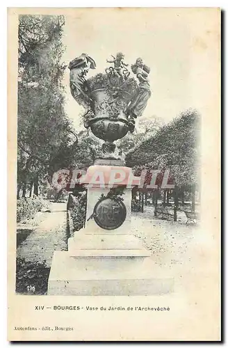 Ansichtskarte AK Vase du Jardin de l'Archeveche Bourges