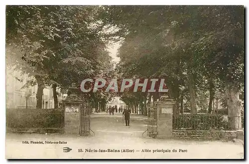 Ansichtskarte AK Neris les Bains Allier Allee principale du Parc