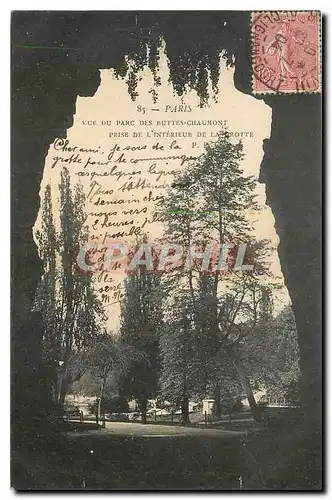 Cartes postales Paris Vue du Parc des Buttes Chaumont prise de l'Interieur de la grotte