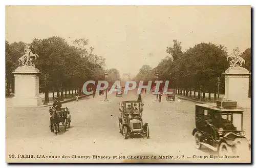 Cartes postales Paris l'Avenue des Champs Elysees et les Chevaux de Marly Automobile