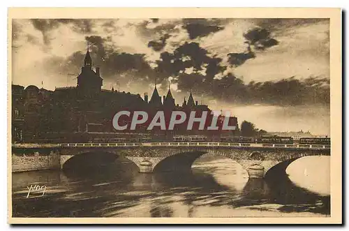 Cartes postales Paris en flanant La Conciergerie et le Pont au Change