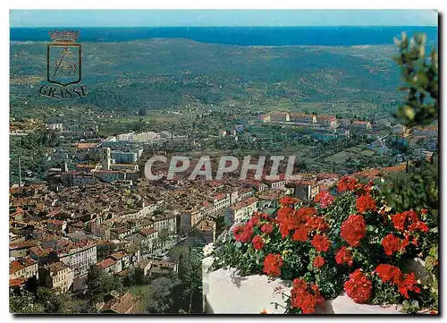 Cartes postales moderne Grasse Cote d'Azur Cite des fleurs Capitale des parfums Vue generale sur le bord de mer