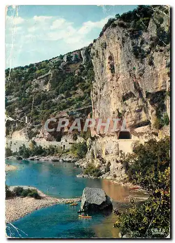 Cartes postales moderne Ardeche Pittoresque Les Gorges entre Vallon et Pont d'Arc