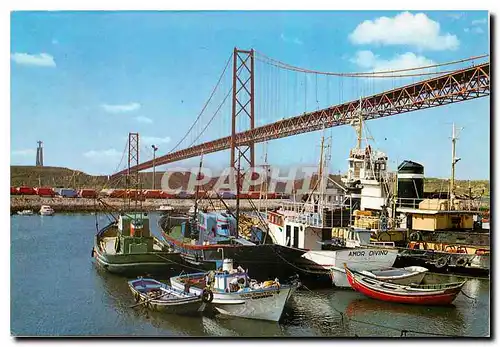 Moderne Karte Lisboa Portugal Ponte Sobre o Tejo Bateaux de peche