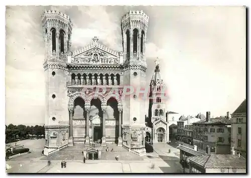 Cartes postales moderne Lyon Basilique Notre Dame de Fourviere la facade