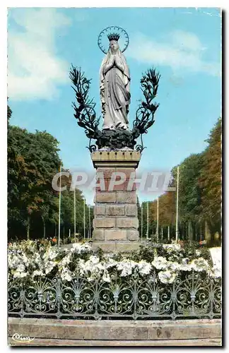 Cartes postales moderne Lourdes Htes Pyr La Vierge Couronnee