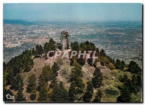 Cartes postales moderne France touristique Environs de Clermont Ferrand P de D Vue aerienne Ruines du chateau de Montrog