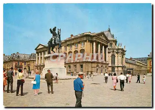 Cartes postales moderne Versailles Cour d'Honneur Statue Equestre de Louis XIV Le Chapelle Royale