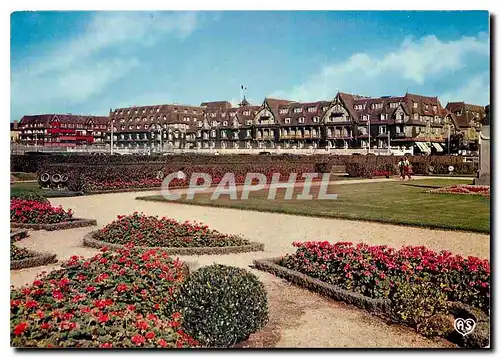 Cartes postales moderne Deauville Calvados La plage fleure l'Hotel Normandie