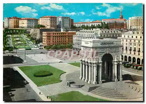 Cartes postales moderne Genova place de la victoire et monument aux soldats tombes en guerre