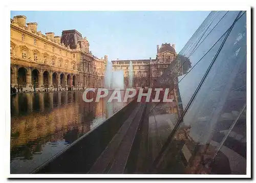 Cartes postales moderne Musee du Louvre la Pyramide