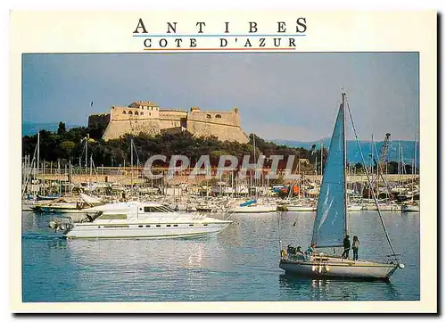 Cartes postales moderne Cote d'Azur Alpes Maritimes Antibes Le port et le fort Vauban