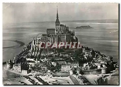 Cartes postales moderne En Normandie Le Mont Saint Michel Manche Vue generale du Mont prise en avion