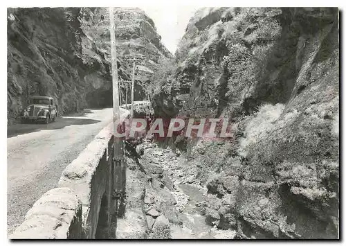 Cartes postales moderne Les Alpes Maritimes La route dans les gorges Superieures du Cians Automobile