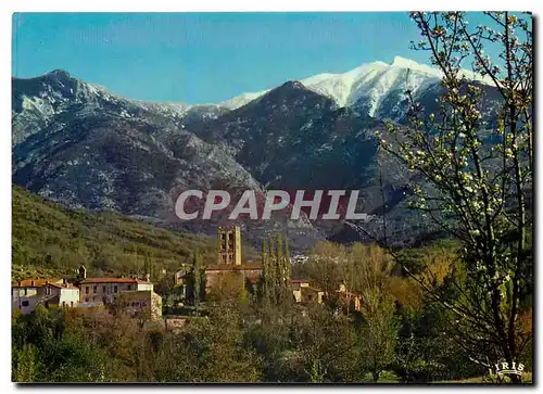 Cartes postales moderne En Roussillon Aux environs de Prades L'Abbaye St Michel de Cuxa Remarquable edifice roman