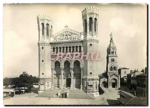 Cartes postales moderne Lyon Basilique de N D de Fourviere et ancienne chapelle