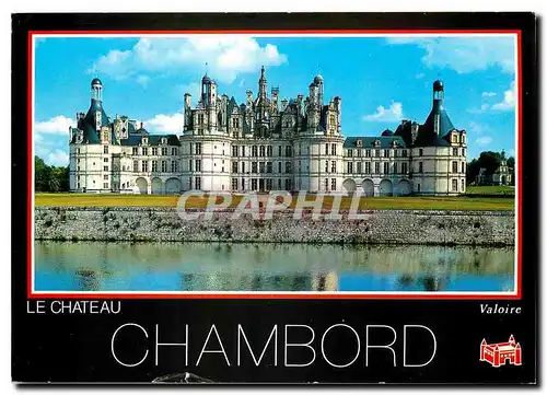 Cartes postales moderne Chambord Loir et Cher La facade principale du chateau et au premier plan le Cosson