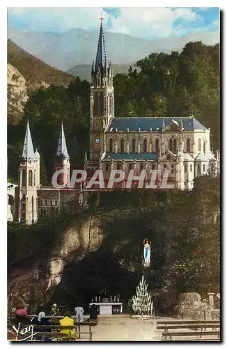 Cartes postales moderne Lourdes La Basilique et la Grotte