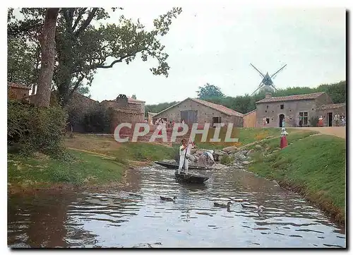 Moderne Karte Le Grand Parcours du Puy du Fou Les espesses Vendee France L'etang et le village