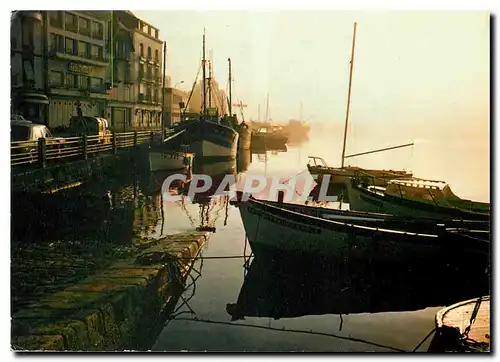 Cartes postales moderne La Bretagne en Couleurs Audierne Le port de peche dans la brume du matin