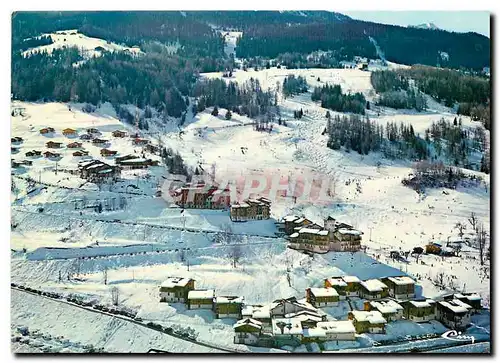 Cartes postales moderne Montchavin La Plagne Vue partielle aerienne de la station au premier plan le VVF