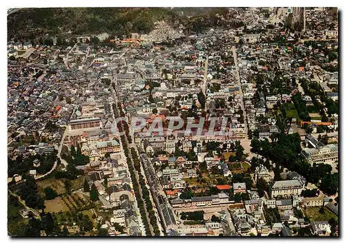 Cartes postales moderne Luchon Haute Garonne La Reine des Pyrenees Les Allees d'Etigny vues du ciel a droite le Casino