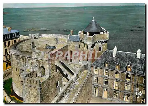 Cartes postales moderne Saint Malo I et V Le Chateau la Tour Quic en Groigne et le Petit Donjon