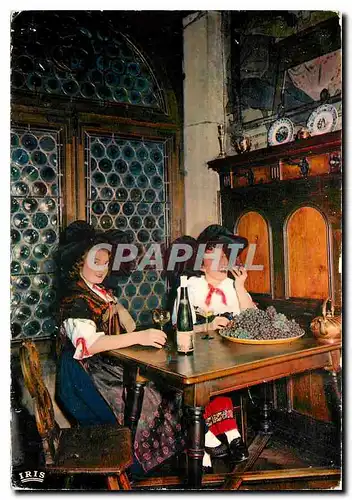 Cartes postales moderne L'Alsace Pittoresque Alsaciennes dans une Wynstub