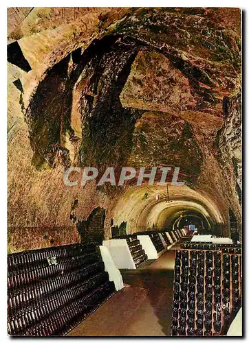 Cartes postales moderne En Champagne l'une des 47 galeries spectaculaires des Caves