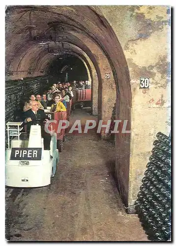 Cartes postales moderne Champagne Piper Heidsieck Henri Vannier Reims Train