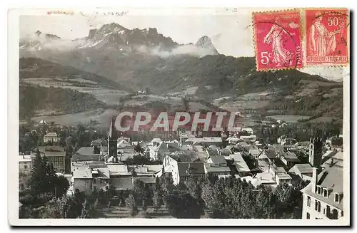 Cartes postales moderne Barcelonnette B A Vue generale et Chapeau du gendarme