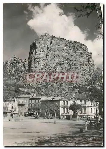 Cartes postales moderne Castellane B A Le Roc et la Place