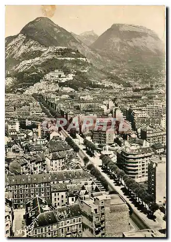 Moderne Karte Les Belles Alpes Francaises Grenoble Vue prise par avion sur le Cours Jean Jaures et Massif de l