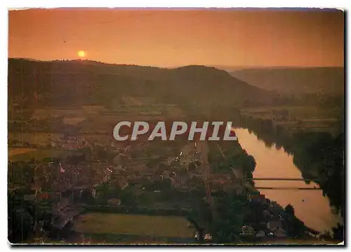 Moderne Karte Images de France Le Lot terre des merveilles Cajarc Coucher de soleil sur la ville qui fut un po