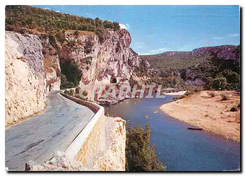 Cartes postales moderne Les Gorges de l'Ardeche le Tunnel la riviere