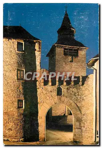 Cartes postales moderne Correze en Correze Cite Medievale Porte de la Cite et Eglise