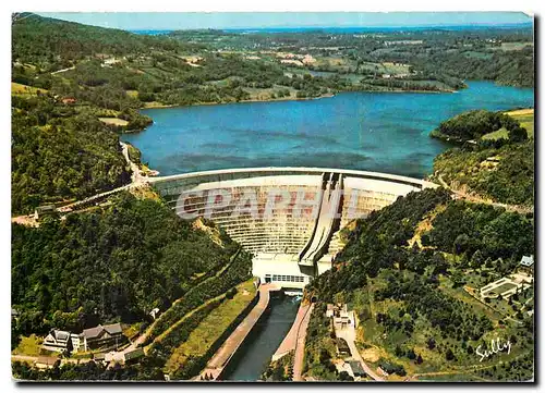 Cartes postales moderne Le barrage de Bort Correze et sa retenue