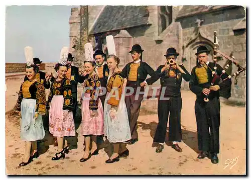 Cartes postales moderne Folklore de France La Bretagne Dans de Saint Guenole
