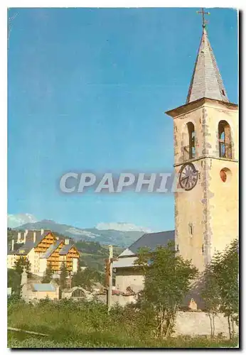 Cartes postales moderne Le Sauze Barcelonnette Alpes du Sud Le clocher eglise du Sauze En arriere plan le bel immeuble L