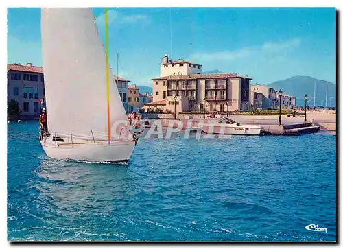 Cartes postales moderne Port Grimaud Var Cite lacustre realisee Etige Hotel Giraglia