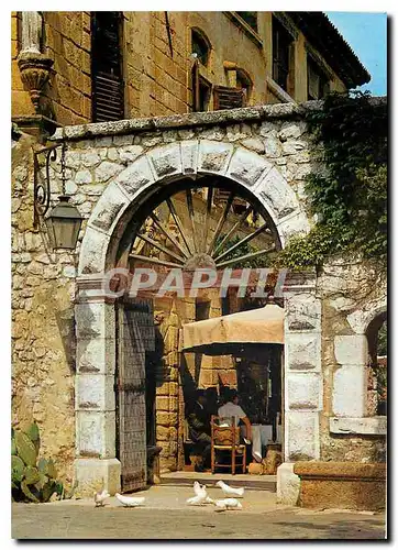 Cartes postales moderne Cote d'Azur Saint Paul de Vence La Colombe d'Or Le Portail Restaurant