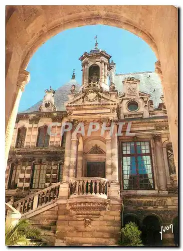 Cartes postales moderne Couleurs et Lumiere de France La Rochelle Char Mar A l'interieur de la Cour l'Hotel de Ville