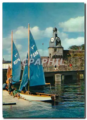 Cartes postales moderne La Bretagne en Couleurs Concarneau Finistere Bateaux de plaisance devant l'entree de la Ville Cl