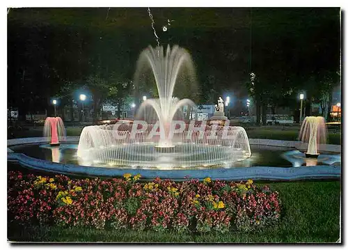 Moderne Karte Les Alpes en couleurs naturelles Grenoble la nuit La splendide bassin illumine de la Place Victo