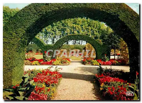 Cartes postales moderne Bourges cher Les Pres Fichaux Les Arcades