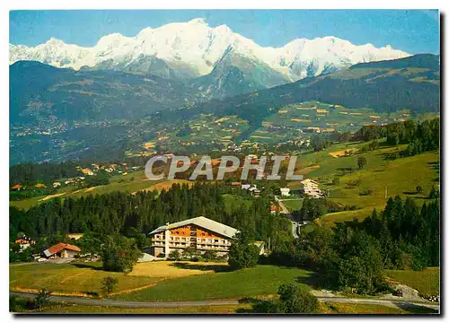 Cartes postales moderne Combloux Haute Savoie Balcon du Mont Blanc Le Centre de Relaxation et le Massif du Mont Blanc